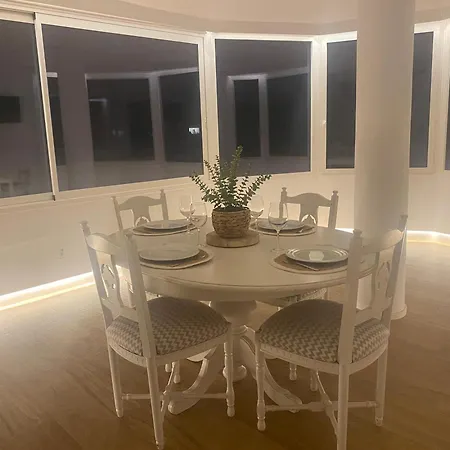 Bella Vista Apartment *